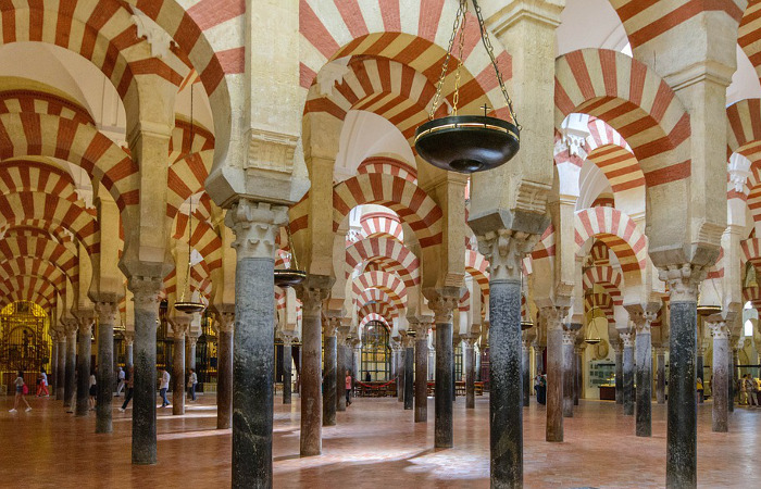 Interior de la Mezquita-Catedral de Córdoba (España)