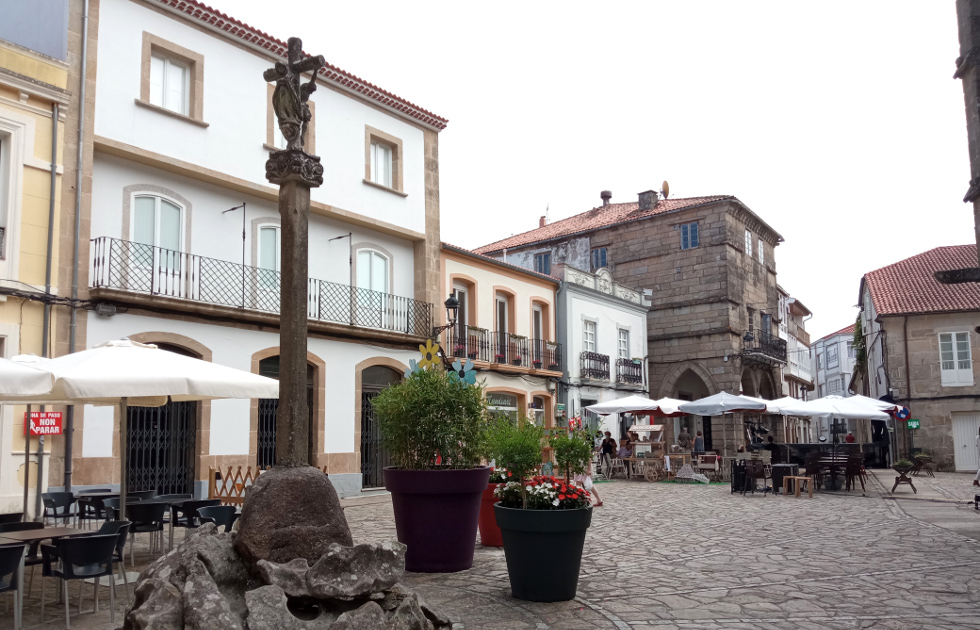 Una plaza de Noia (A Coruña, Galicia)