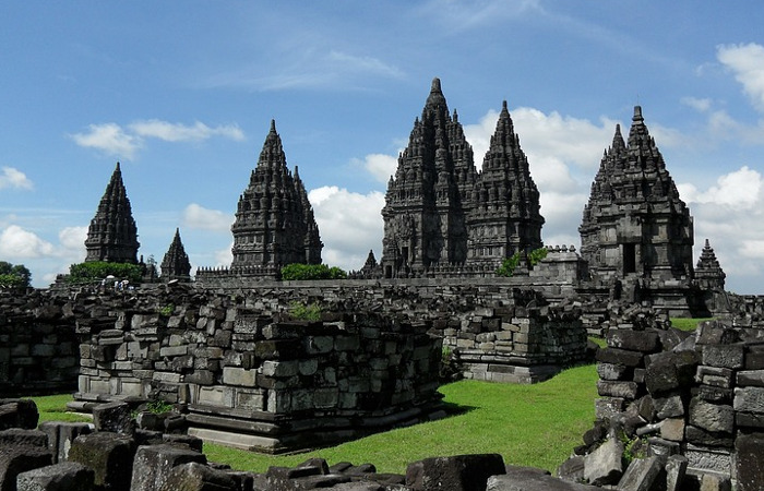 Vista de los templos principales de Prambanan, Yogyakarta
