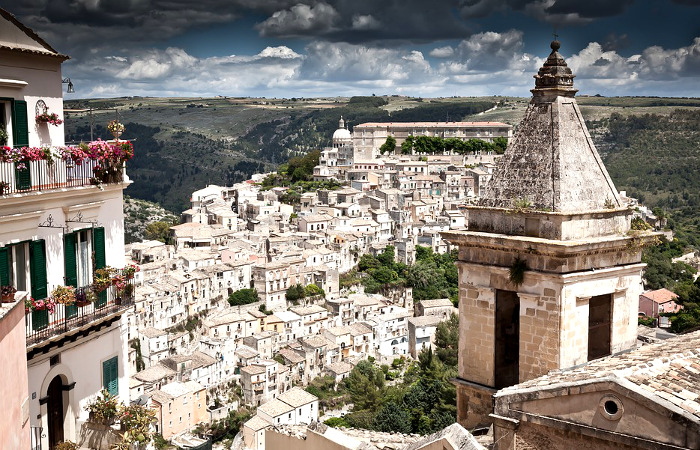 La ciudad de Ragusa en Sicilia (Italia)