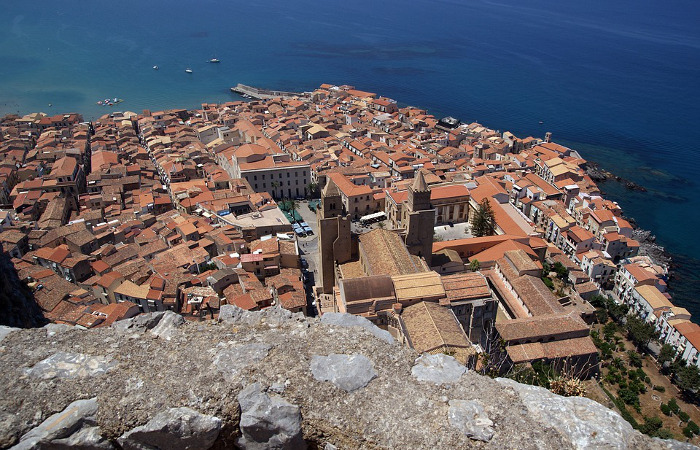 Vista de Cefalú desde la Rocca (Sicilia)