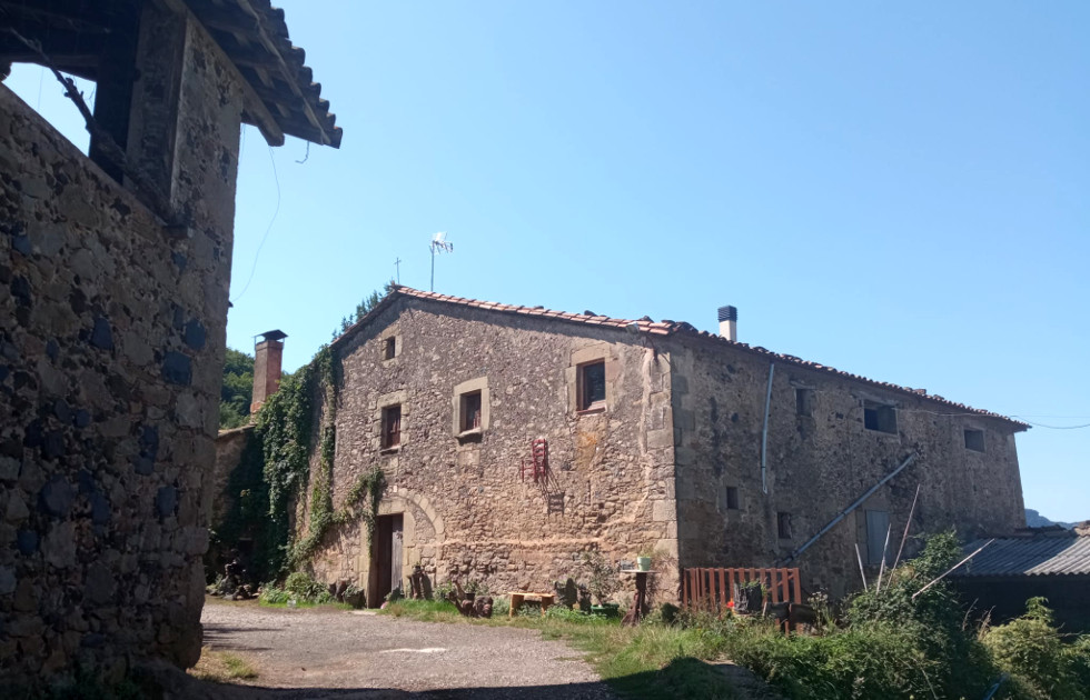 Casas camino de Santa Margarida (Garrotxa, Girona)