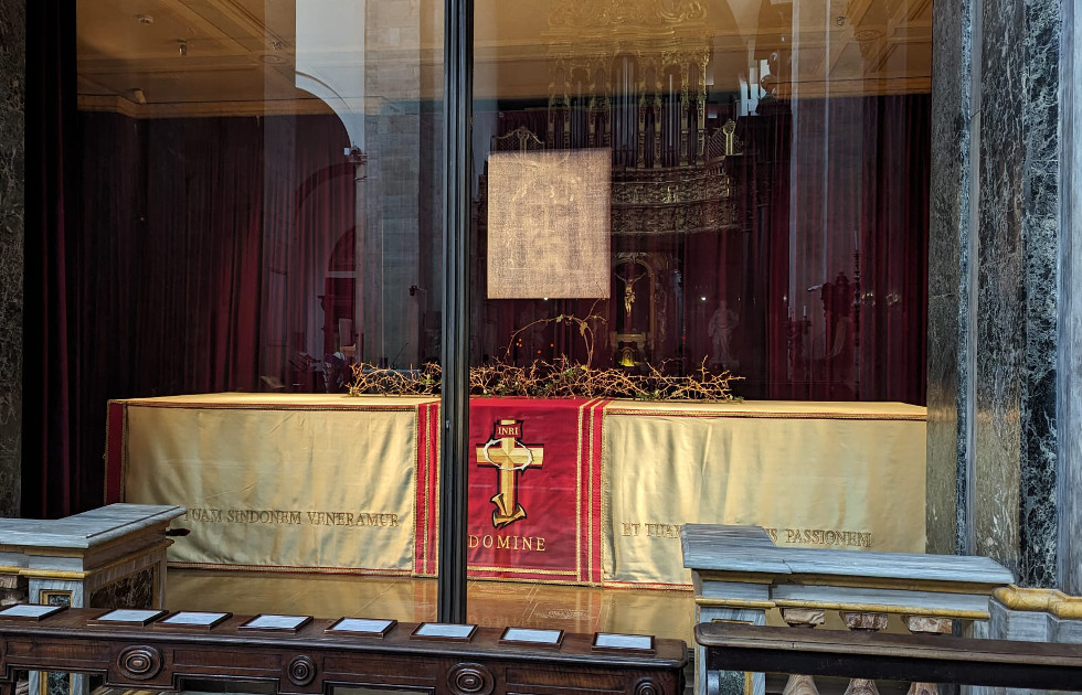 Sábana Santa en la Catedral de Turín