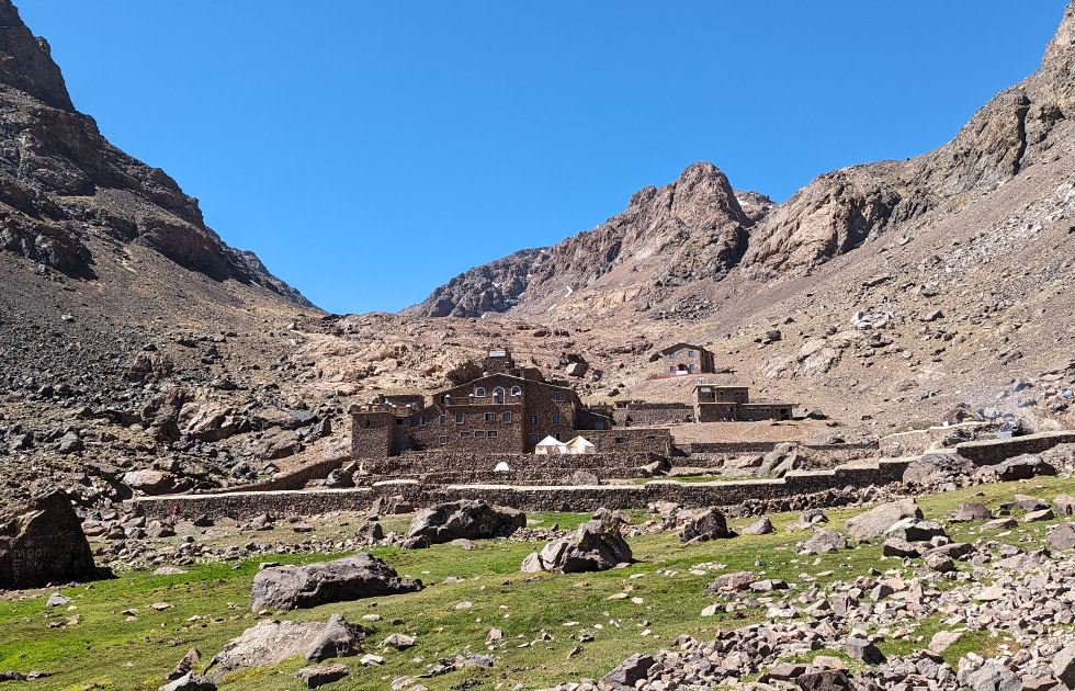 Refugios CAF y Mouflons en el Toubkal